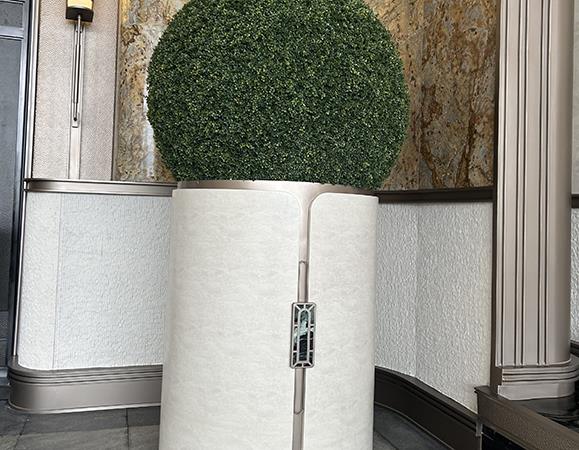 观山川售房部门口花箱